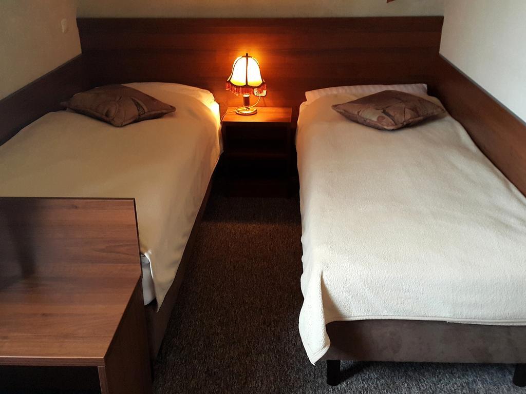 Zajazd Byczy Rog Międzylesie Buitenkant foto