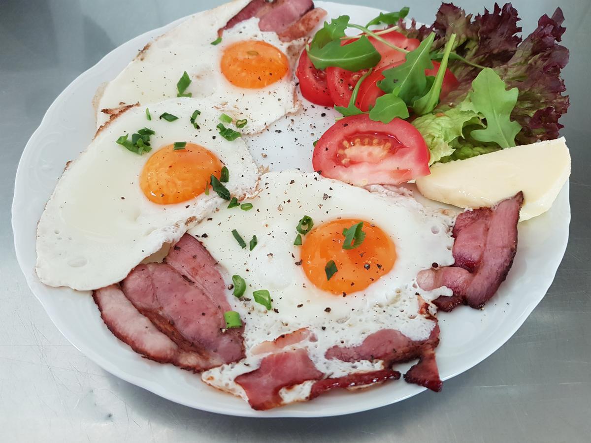 Zajazd Byczy Rog Międzylesie Buitenkant foto